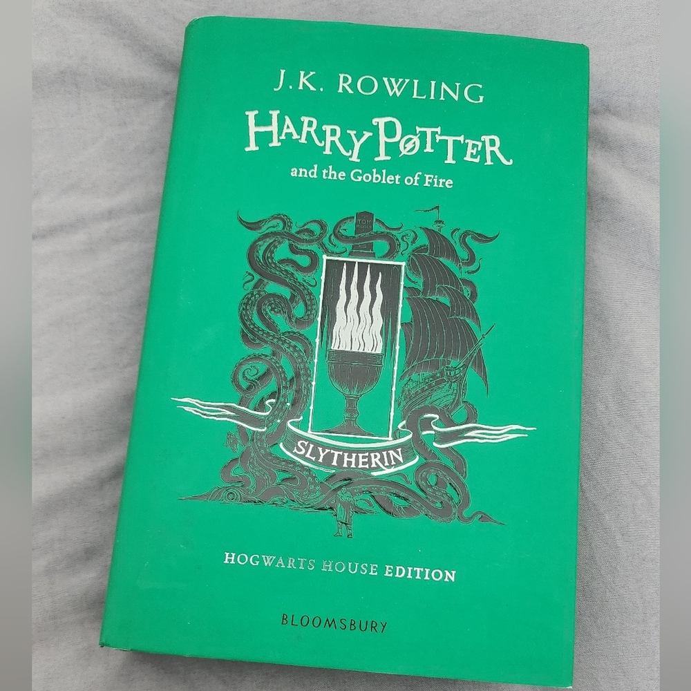 Warner Bros. Green Harry Potter Slytherin Edition